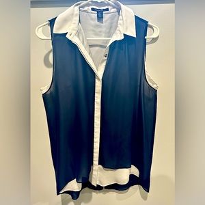 Like new Women’s Kenneth Cole sleeveless blouse in Navy/White (Size S)